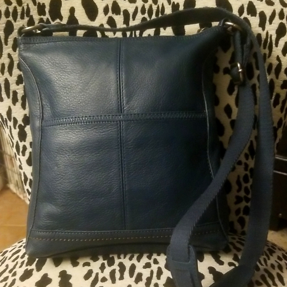 The Sak Iris Leather  Crossbody /Shoulder Bag EUC - Picture 2 of 14